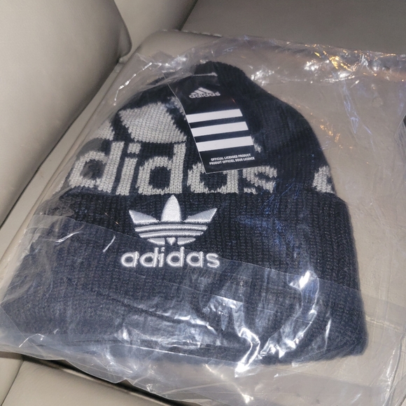 WINTER HATS - Picture 6 of 16